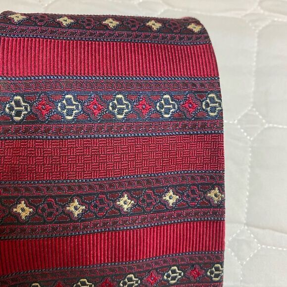 Christian Dior 100% silk tie - Picture 2 of 4